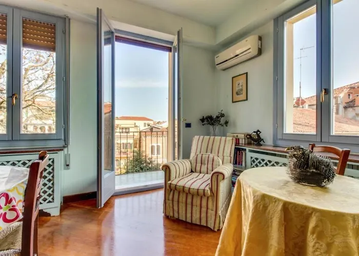 San Vio Dorsoduro Academia By Halldis Венеция